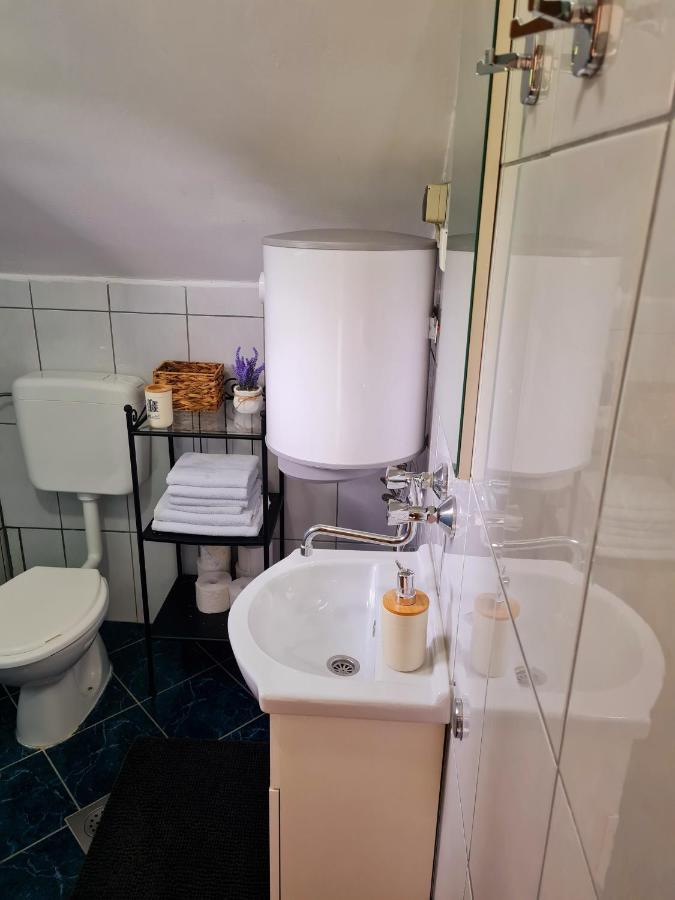 Apartman Poznanovic Lägenhet Rakovica Exteriör bild